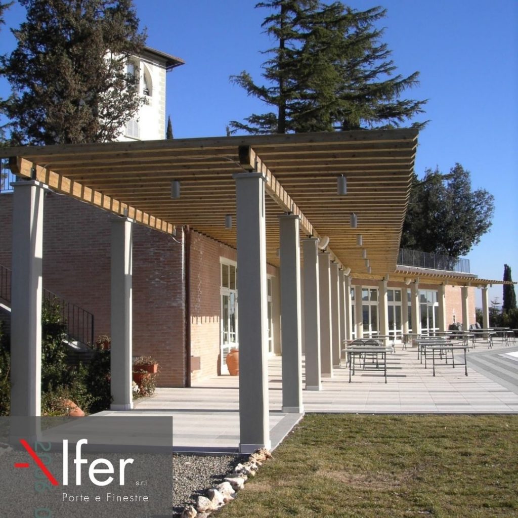 Infissi-alluminio-per-resort-sangimignano-alferinfissi