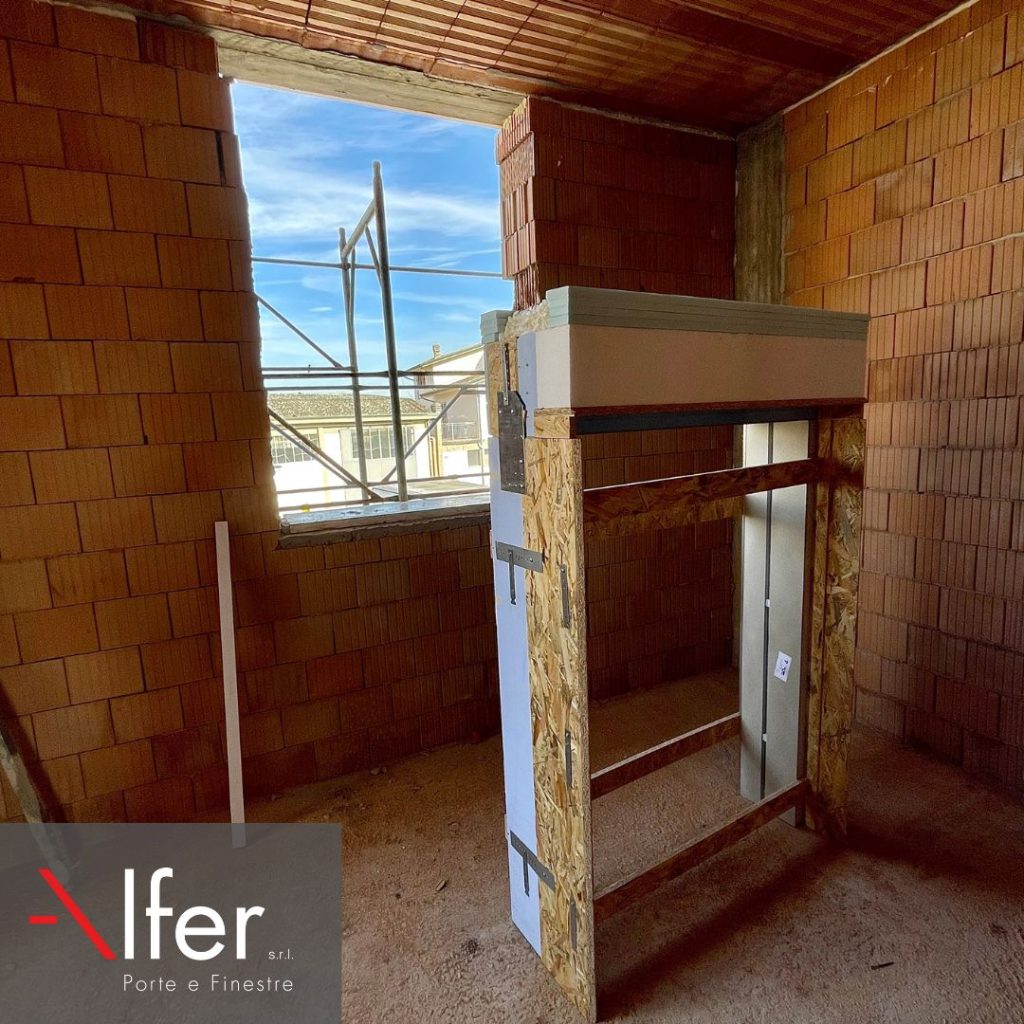 Foto monoblocco termico infissi prima di essere installato nella parete 